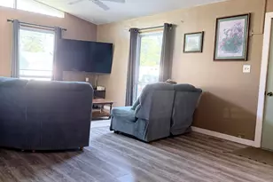 1401 Fairlane Dr, Valparaiso, IN 46383 - Photo 6