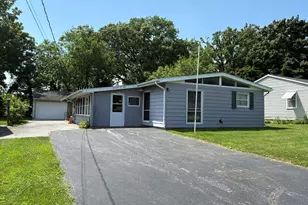 1401 Fairlane Dr, Valparaiso, IN 46383 - Photo 1