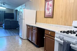 1401 Fairlane Dr, Valparaiso, IN 46383 - Photo 8