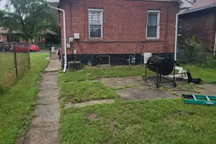 2421 Monroe St, Gary, IN 46407 - Photo 18