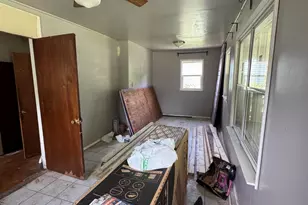 260 N Ohio St, Hobart, IN 46342 - Photo 2