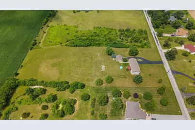 647 W 1100 N, Wheatfield, IN 46392 - Photo 4