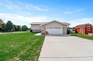 361 Sandwood Ct, Valparaiso, IN 46383 - Photo 4