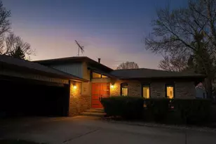 1752 Greenview St, Valparaiso, IN 46383 - Photo 2