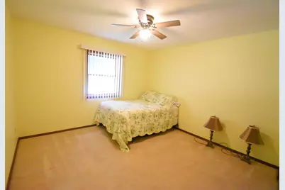 930 W Swartzell Drive, Rensselaer, IN 47978 - Photo 20