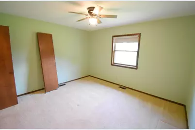 930 W Swartzell Drive, Rensselaer, IN 47978 - Photo 16