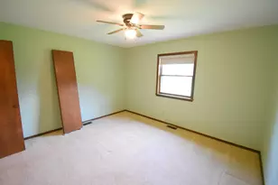 930 W Swartzell Dr, Rensselaer, IN 47978 - Photo 16