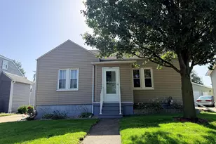 1106 Campbell St, Valparaiso, IN 46385 - Photo 2