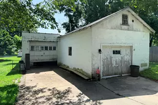 208 W Sigler St, Hebron, IN 46341 - Photo 26