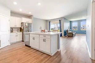 10414 Whitney Pl, Crown Point, IN 46307 - Photo 6