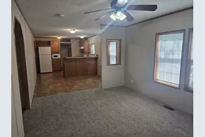 205 W McAlpin Street, Hebron, IN 46341 - Photo 4