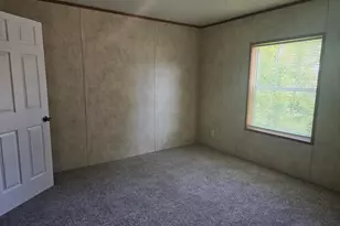 205 W McAlpin St, Hebron, IN 46341 - Photo 10