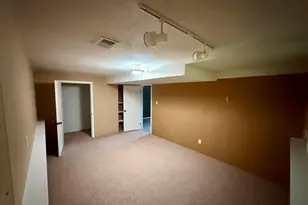 750 N Meridian Rd, Valparaiso, IN 46385 - Photo 20