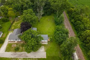 60 N Wolf St, Wheatfield, IN 46392 - Photo 32