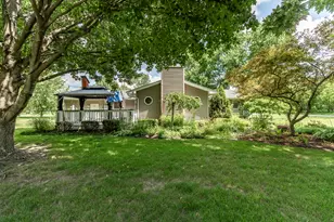 718 Forsythia St SE, Demotte, IN 46310 - Photo 10