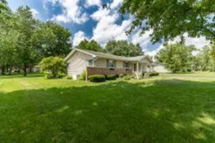 718 Forsythia St SE, Demotte, IN 46310 - Photo 6