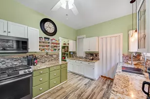 1406 Indiana Ave, La Porte, IN 46350 - Photo 14