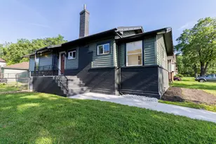 805 Lincoln St, Gary, IN 46402 - Photo 1
