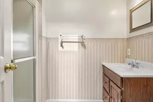 425 Rolling Meadow Dr, Valparaiso, IN 46385 - Photo 16