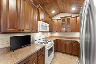 2397 Niagara St, Portage, IN 46368 - Photo 8