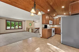 2397 Niagara St, Portage, IN 46368 - Photo 4