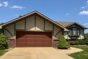 532 Iroquois St, Schererville, IN 46375 - Photo 2
