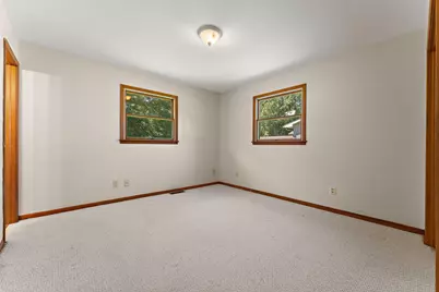 9082 Estates Drive, Demotte, IN 46310 - Photo 14
