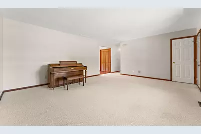 9082 Estates Drive, Demotte, IN 46310 - Photo 4