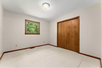 9082 Estates Drive, Demotte, IN 46310 - Photo 16