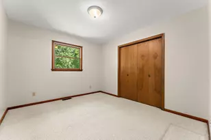 9082 Estates Dr, Demotte, IN 46310 - Photo 16