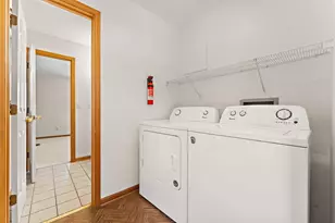 9082 Estates Dr, Demotte, IN 46310 - Photo 12