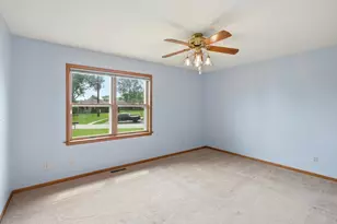 1905 Creekside Ct, Valparaiso, IN 46383 - Photo 14