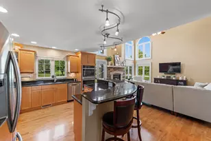 902 Kendall Ct, Crown Point, IN 46307 - Photo 10