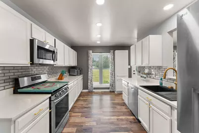 9188 N County Road 200 W, Wheatfield, IN 46392 - Photo 12