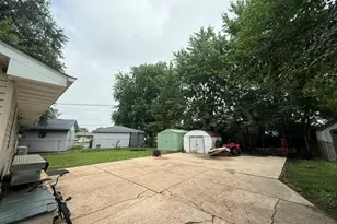 3348 W 80th Ave, Merrillville, IN 46410 - Photo 18