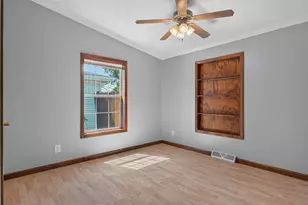 371 Pinewood Dr, Valparaiso, IN 46385 - Photo 22
