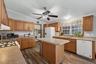 371 Pinewood Dr, Valparaiso, IN 46385 - Photo 6