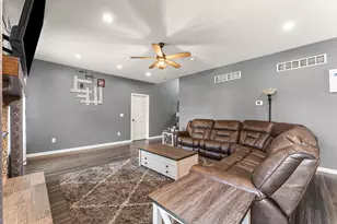 13421 N Oriole Dr, Wheatfield, IN 46392 - Photo 6