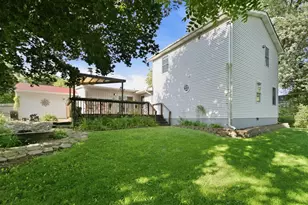 1402 Wood St, Valparaiso, IN 46383 - Photo 2