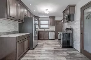 8223 Maple Ave, Gary, IN 46403 - Photo 4