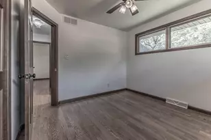 8223 Maple Ave, Gary, IN 46403 - Photo 22
