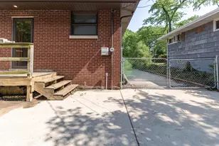 8223 Maple Ave, Gary, IN 46403 - Photo 40
