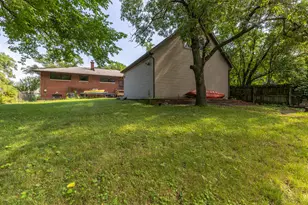 8223 Maple Ave, Gary, IN 46403 - Photo 36