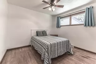 8223 Maple Ave, Gary, IN 46403 - Photo 14