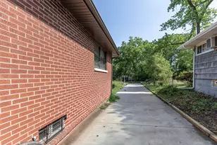 8223 Maple Ave, Gary, IN 46403 - Photo 48
