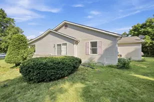 12534 N Kozak Dr, Wheatfield, IN 46392 - Photo 4