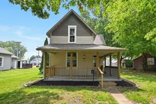 524 N Market St, Winamac, IN 46996 - Photo 1