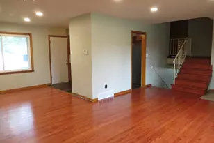 254 Sycamore Ln, Munster, IN 46321 - Photo 2