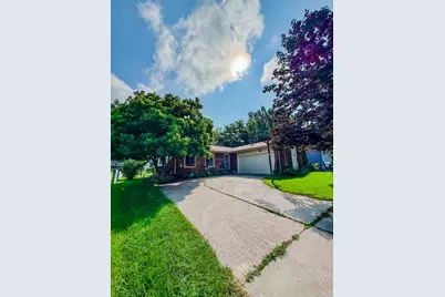 2309 Four Seasons Pkwy, Crown Point, IN 46307 - Photo 2