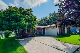 2309 Four Seasons Pkwy, Crown Point, IN 46307 - Photo 2